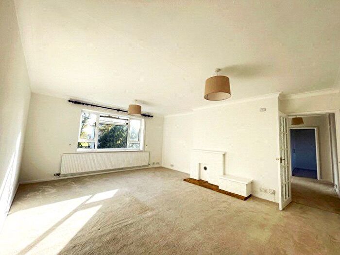 3 Bedroom Flat To Rent In Lansdown Road, Cheltenham, Gloucestershire, GL51