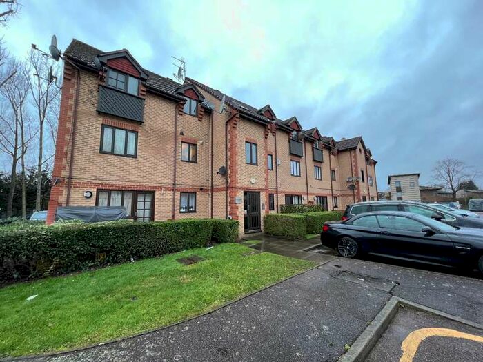 2 Bedroom Flat To Rent In Flat, Whimbrell Court, Swan Drive, London, NW9