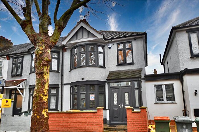 3 Bedroom End Of Terrace House For Sale In Landseer Avenue, Manor Park, London, E12