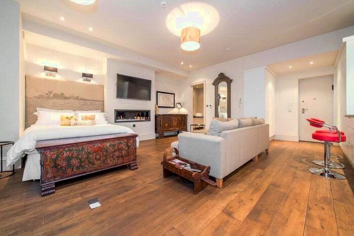 Studio To Rent In Pont Street, London, SW1X