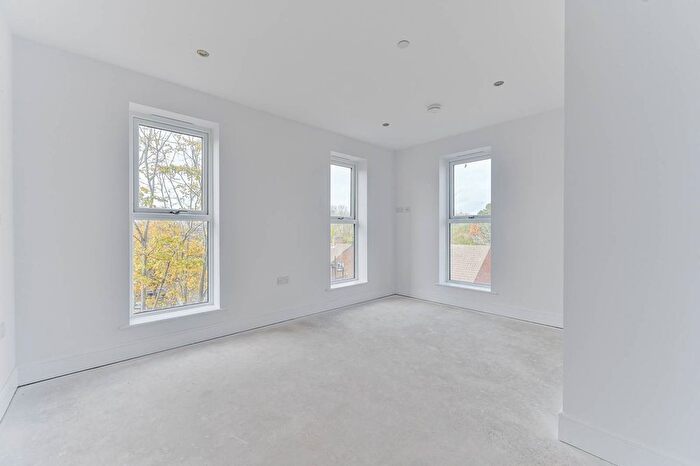 2 Bedroom Flat For Sale In Eldon Court, South Norwood, SE25