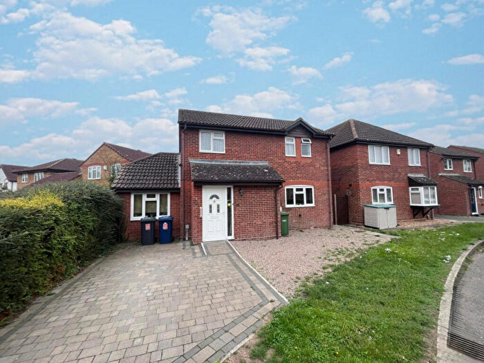 3 Bedroom Detached House For Sale In Penrwyn Court, St. Neots, PE19