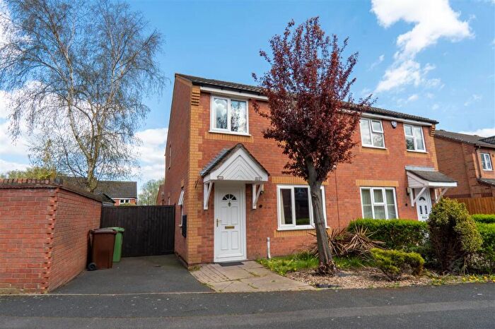 3 Bedroom Semi-Detached House To Rent In Fencote Avenue, Fordbridge, Birmingham, B37