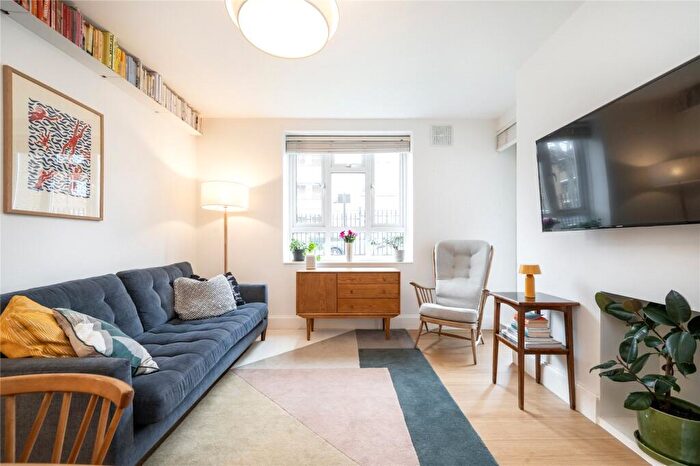2 Bedroom Flat For Sale In Elderfield Road, London, E5