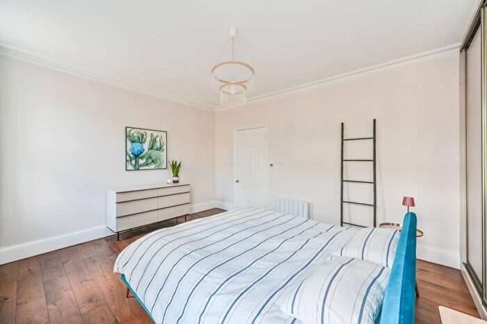 5 Bedroom Flat To Rent In Kennington Oval, Oval, London, SE11
