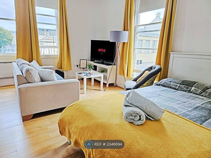 2 Bedroom Flat To Rent In Charles Street, Bath, BA1