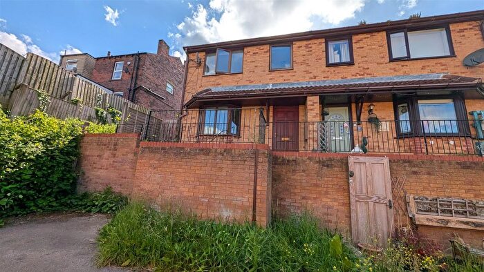 3 Bedroom Semi-Detached House To Rent In Heaton Grange, Batley, WF17
