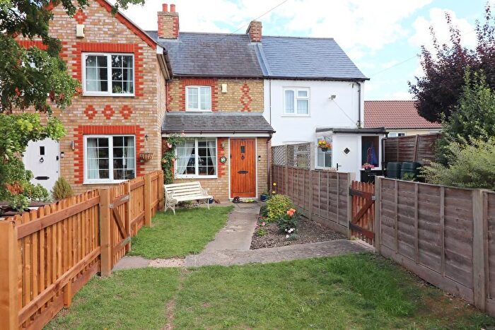 2 Bedroom Terraced House For Sale In Bedford Road, Barton Le Clay, Bedfordshire, MK45