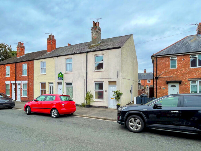 3 Bedroom Terraced House To Rent In College Close, Lincoln, LN1