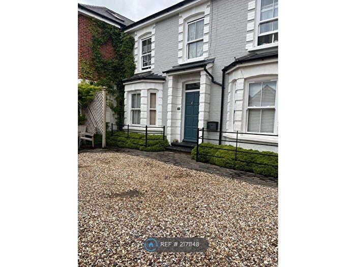 2 Bedroom Flat To Rent In Fleet Road, Fleet, GU51