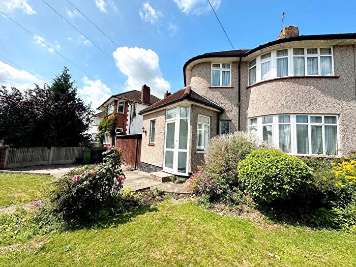 3 Bedroom Property To Rent In Fairview Drive, Orpington, BR6