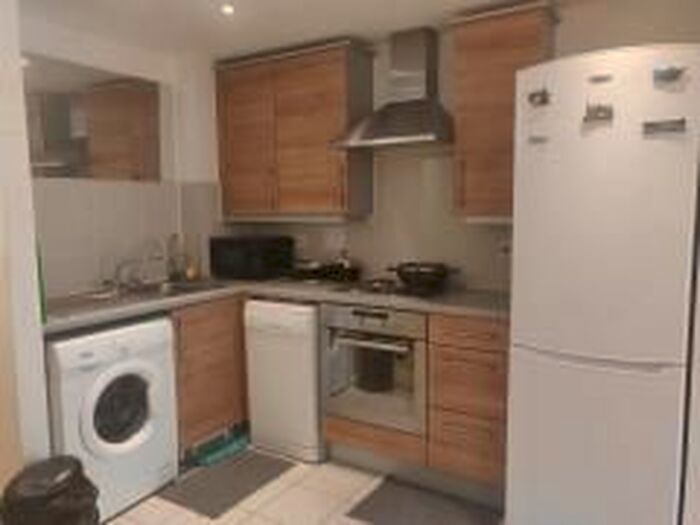 1 Bedroom Flat To Rent In High Street, Feltham, TW13