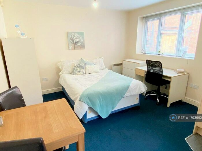 Studio To Rent In Western Road, Leicester, LE3