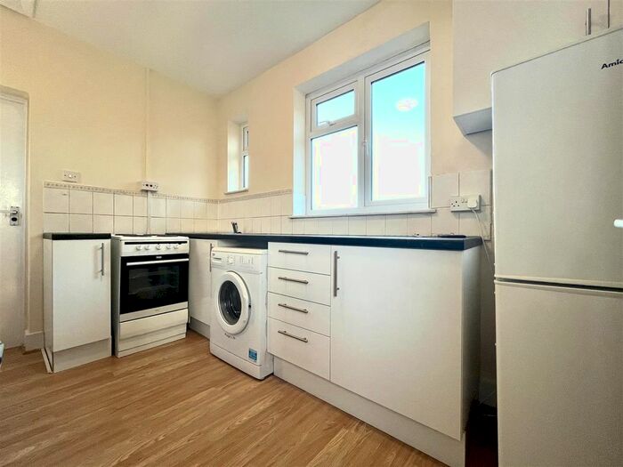 1 Bedroom Maisonette To Rent In Lincoln Road, Enfield, EN1