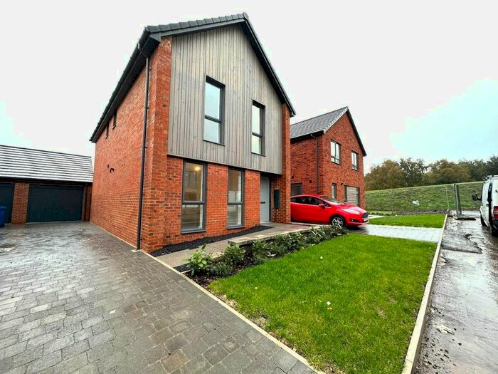 3 Bedroom Detached House To Rent In Hazel Green, Blackburn, BB2