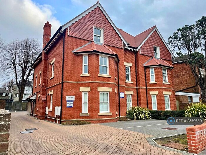 2 Bedroom Flat To Rent In Brookestead Court, Bournemouth, BH5