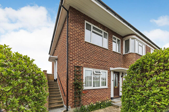 2 Bedroom Flat To Rent In Priory Court, Priory Road, SM3