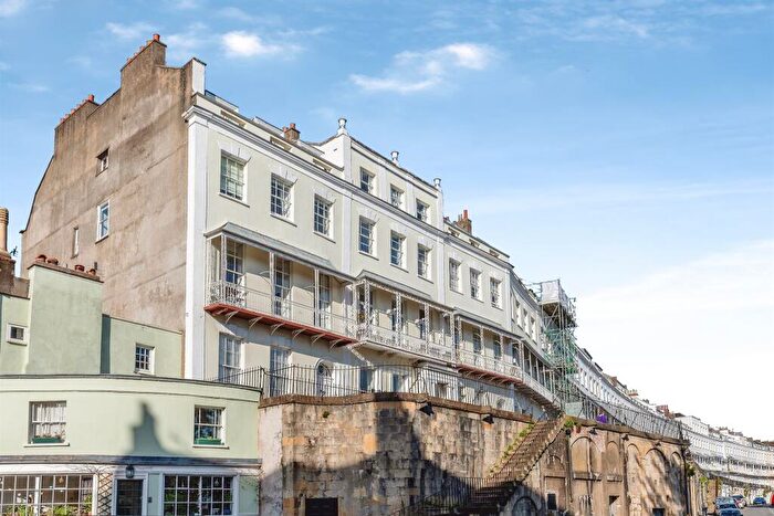 1 Bedroom Apartment For Sale In Royal York Crescent, Bristol, BS8