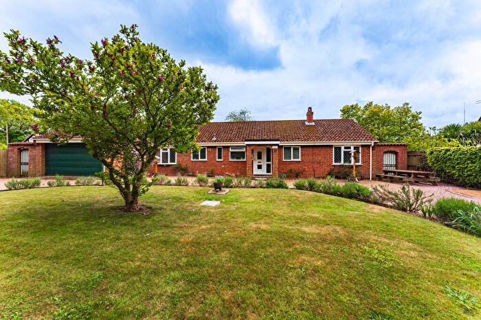 5 Bedroom Bungalow For Sale In Norwich Road, Colton, NR9