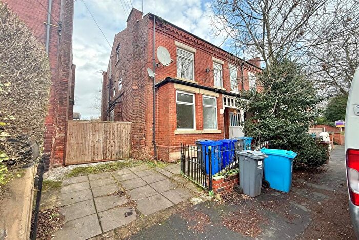 Apartment To Rent In Clarendon Road, Manchester, M16