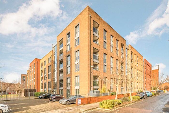 2 Bedroom Flat For Sale In Silwood Street, Bermondsey, SE16