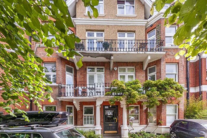 3 Bedroom Flat To Rent In Cavendish Gardens, Abbeville Village, SW4