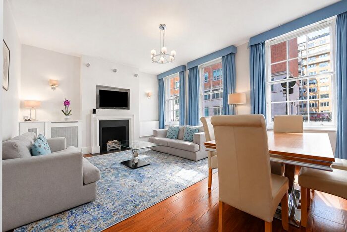 3 Bedroom Flat To Rent In Tavistock Place, London, WC1H