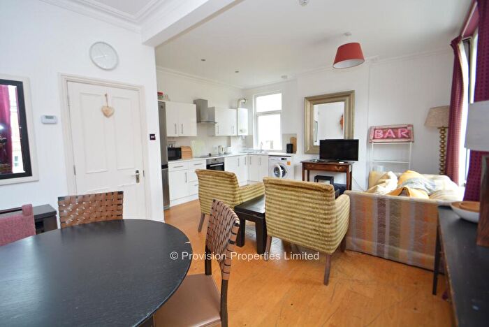 4 Bedroom End Of Terrace House To Rent In Regent Park Avenue, Hyde Leeds, LS6