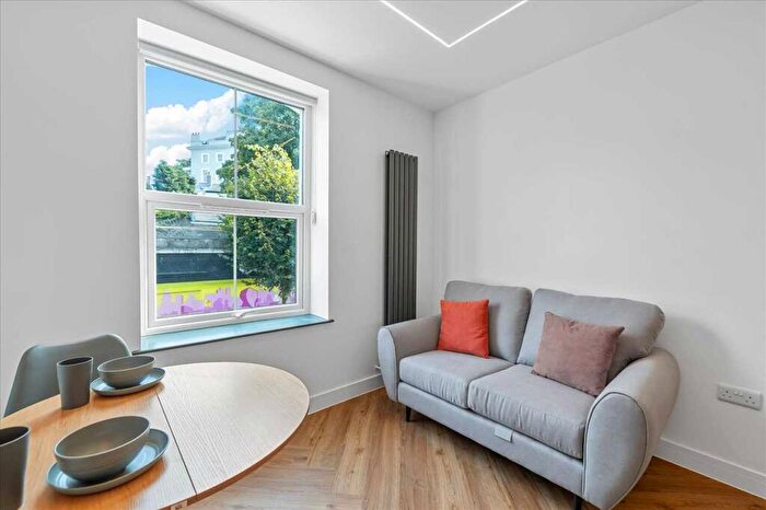 2 Bedroom Apartment To Rent In Houndiscombe Road, Plymouth, PL4