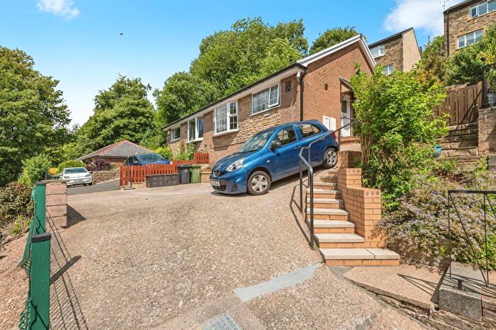 2 Bedroom Semi-Detached Bungalow For Sale In Dunford Road, Holmfirth, HD9