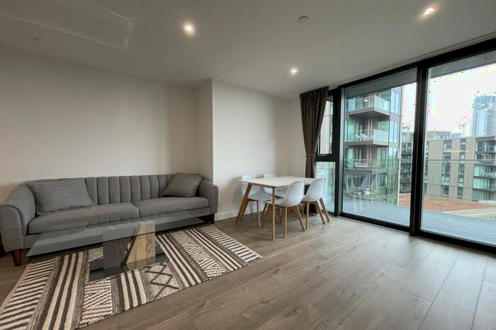 2 Bedroom Apartment To Rent In Willowbrook House, N4