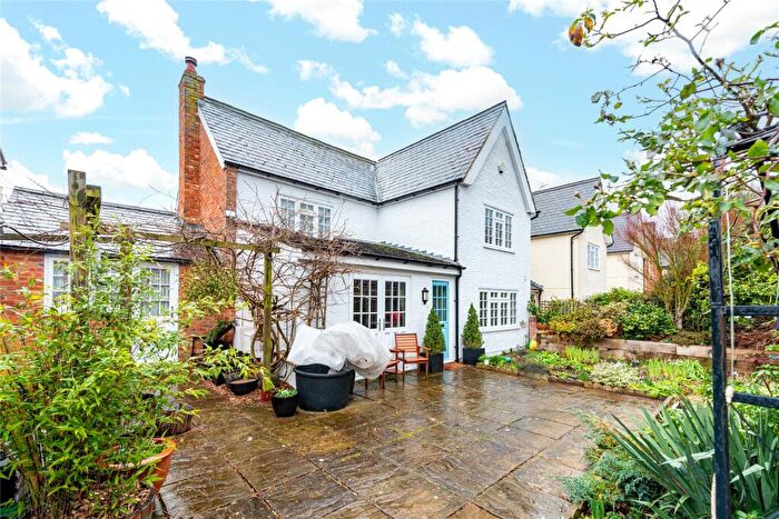 4 Bedroom End Of Terrace House For Sale In London Road, Broughton, Milton Keynes, Buckinghamshire, MK10