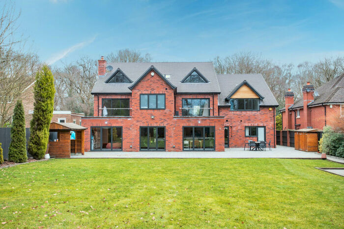 10 Bedroom Detached House To Rent In Ashlawn Crescent, Solihull, B91