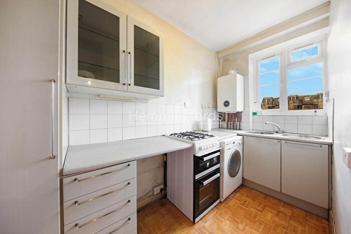 1 Bedroom Flat For Sale In Angel House, Pentonville Road, N1