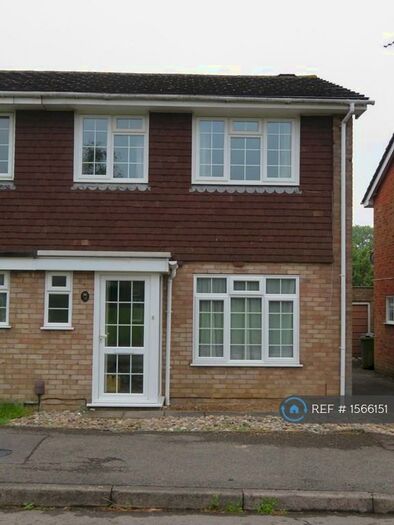 4 Bedroom Semi-Detached House To Rent In Southway, Guildford, GU2