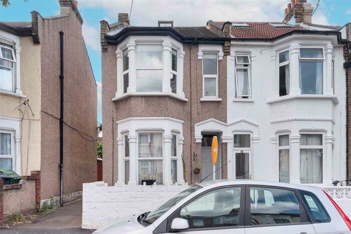 2 Bedroom Flat To Rent In Livingstone Road, Walthamstow, London, E17