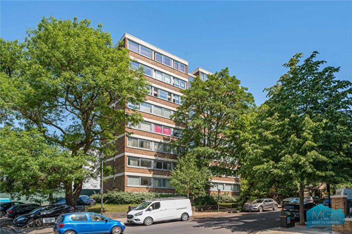 3 Bedroom Apartment For Sale In St. Edmunds Terrace, London, NW8