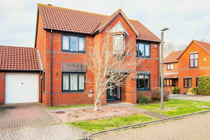 4 Bedroom Detached House To Rent In Crane Court, Loughton, Milton Keynes, MK5