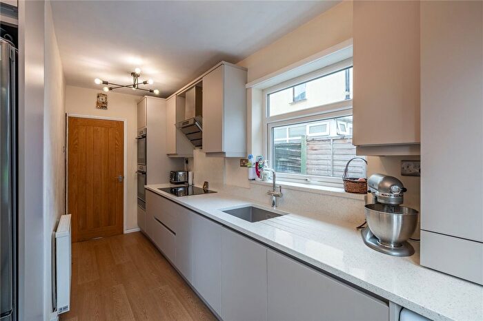 3 Bedroom Semi-Detached House For Sale In Winchester Road, Wolverhampton, West Midlands, WV10
