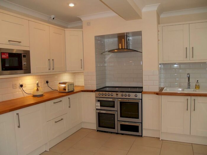 Studio To Rent In Victoria Road, Swindon, SN1