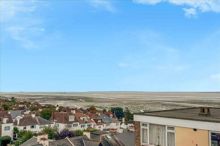 2 Bedroom Apartment To Rent In Grand Court West, Leigh On Sea, SS9