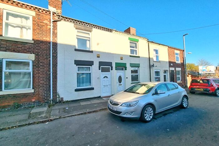 3 Bedroom Terraced House To Rent In Duke Street, Stoke-On-Trent, Staffordshire, ST4