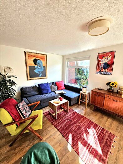 3 Bedroom End Of Terrace House To Rent In Culvert Road, London, N15