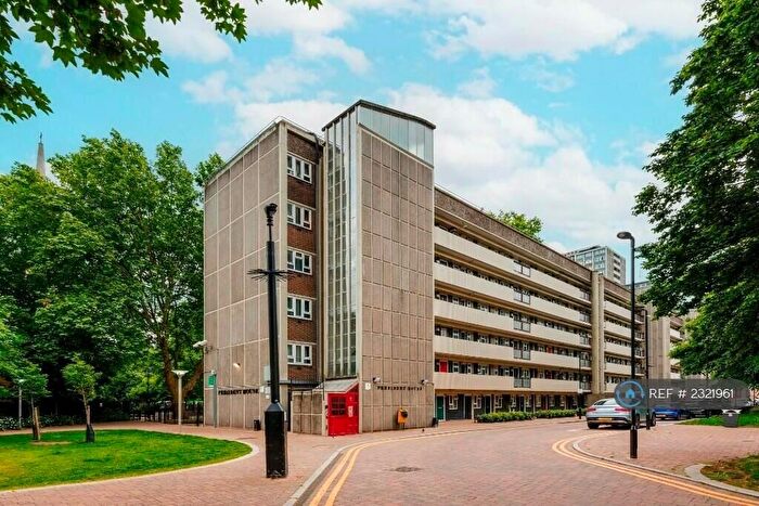 4 Bedroom Flat To Rent In King Square, London, EC1V
