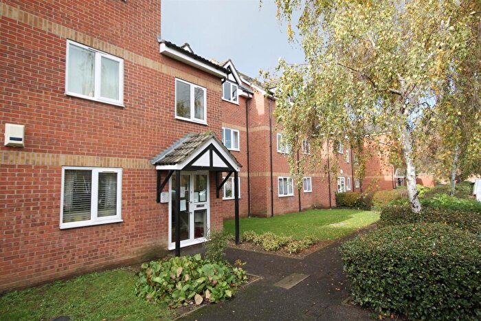 1 Bedroom Apartment To Rent In Foxglove Way, Wallington, SM6