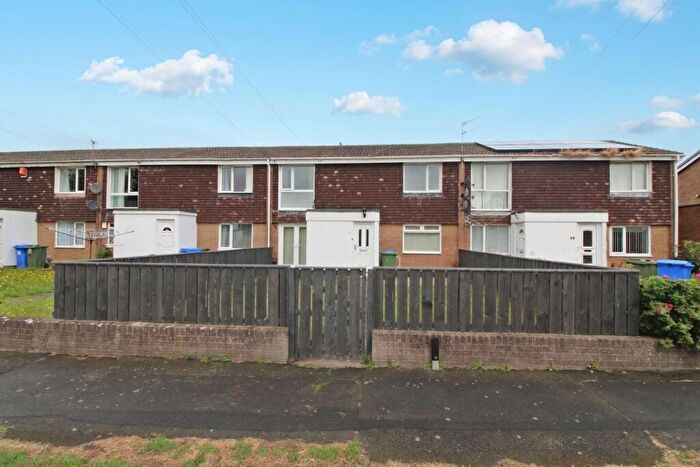 2 Bedroom Flat To Rent In Holystone Close, Blyth, NE24