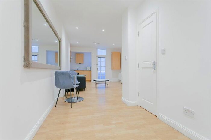 1 Bedroom Flat To Rent In Courtfield Gardens, South Kensington, SW5