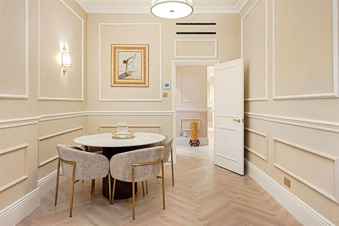 2 Bedroom Flat For Sale In Hans Road, Knightsbridge, SW3