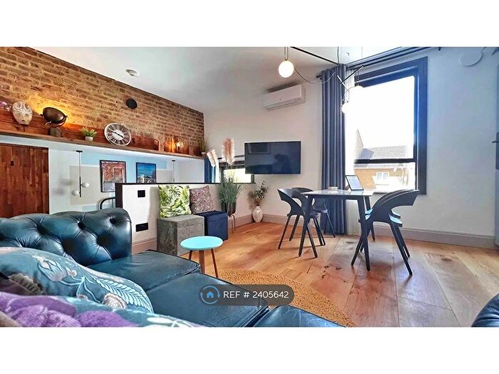 1 Bedroom Flat To Rent In King Charles Road, Surbiton, KT5