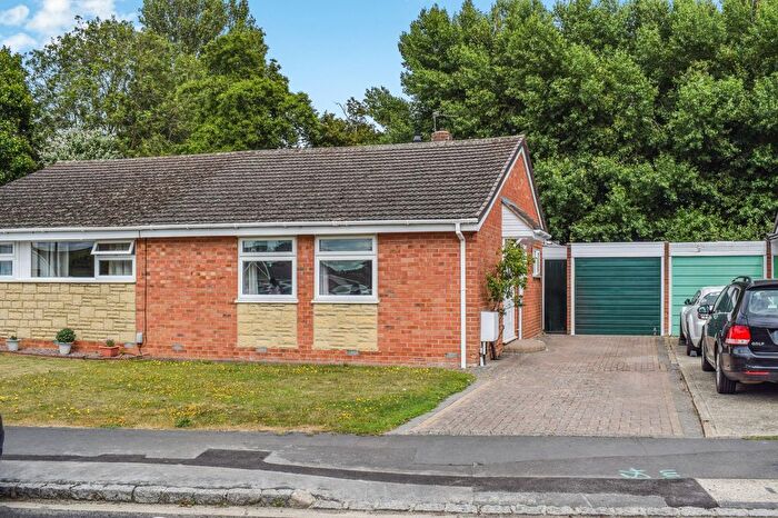 2 Bedroom Semi-Detached Bungalow To Rent In Hardwick Avenue, Kidlington, OX5